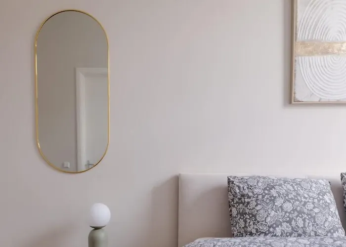 Comfortable 1-bedroom Flat In דירה *